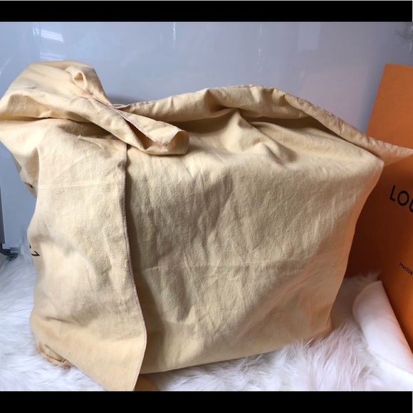 Louis Vuitton Handbags - 100% Authentic Louis Vuitton Dust Bag Louis Vuitton Handbags - 100% Authentic Louis Vuitton Dust Bag